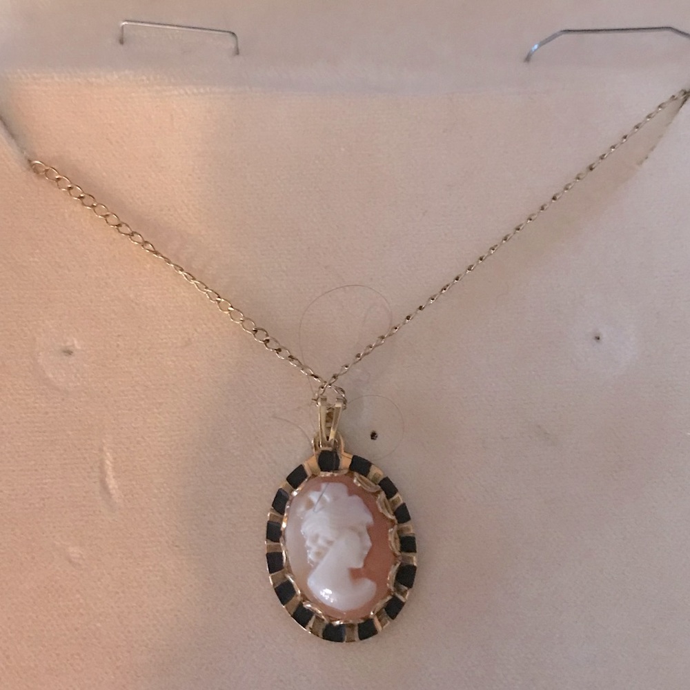 Vintage Cameo Necklace